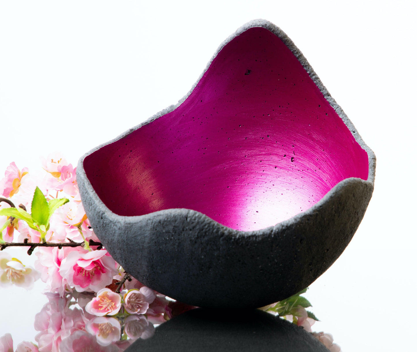 Lichtschale magenta - Beton grau - Größe S