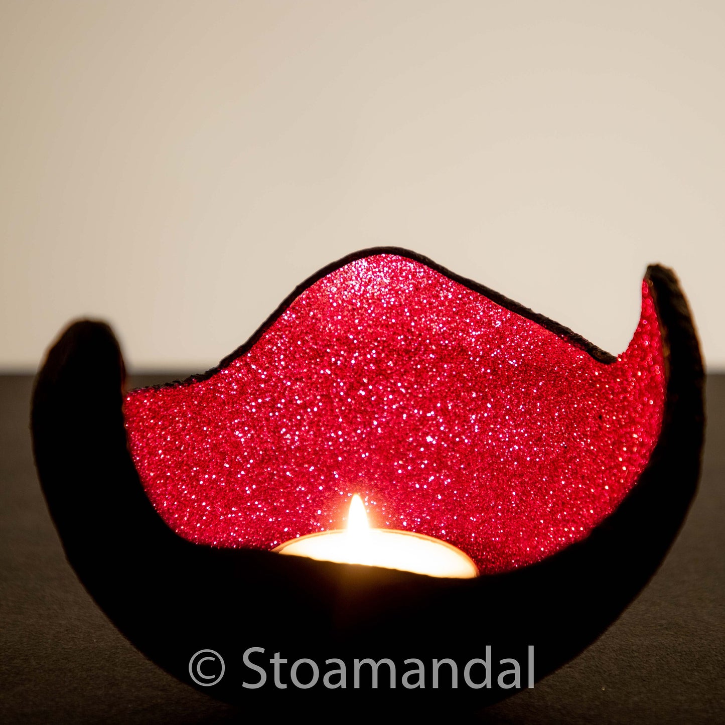 Lichtschale rot - Beton schwarz-grau