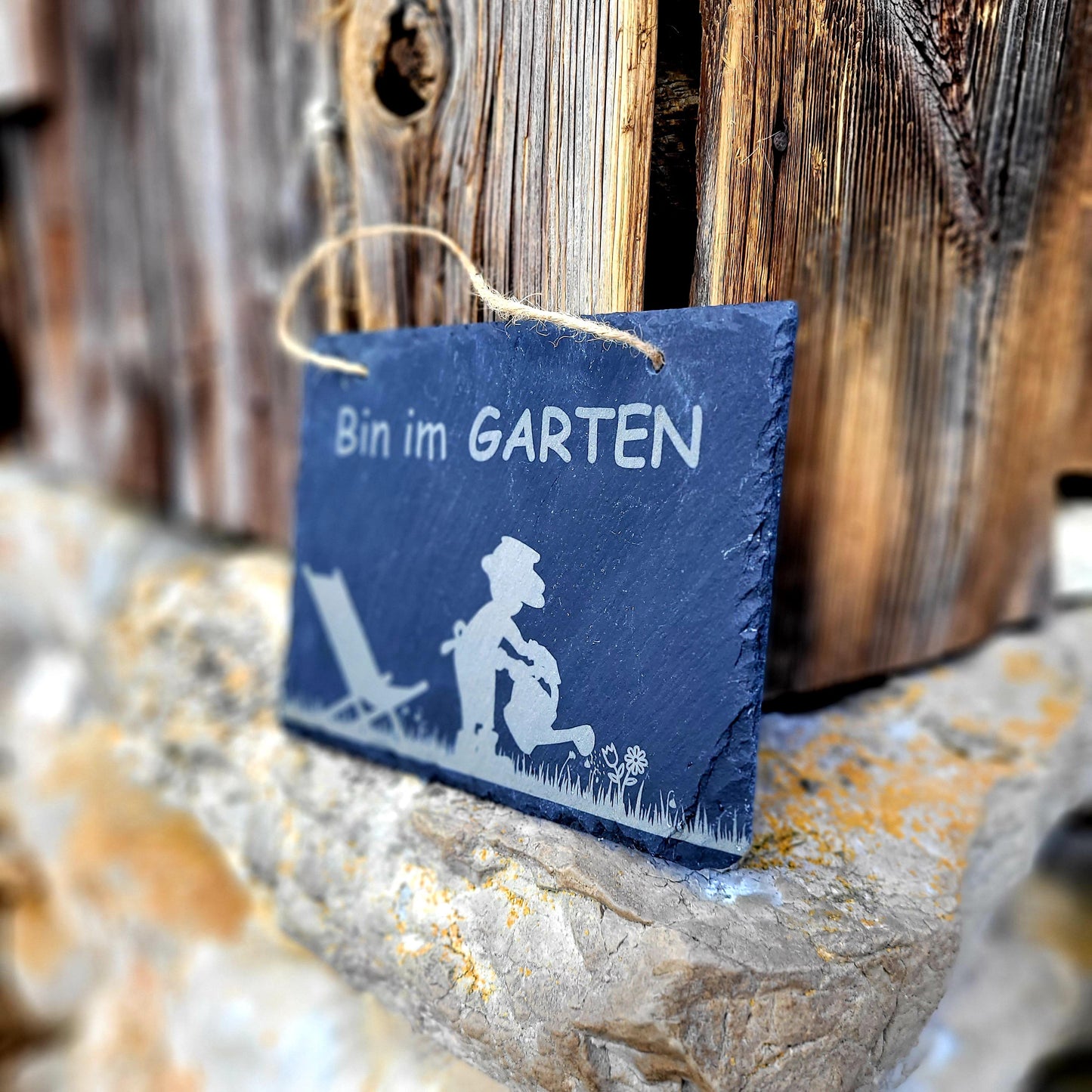 Bin im Garten - Schild aus Schiefer - personalisierbar - original stoamandal Qualität