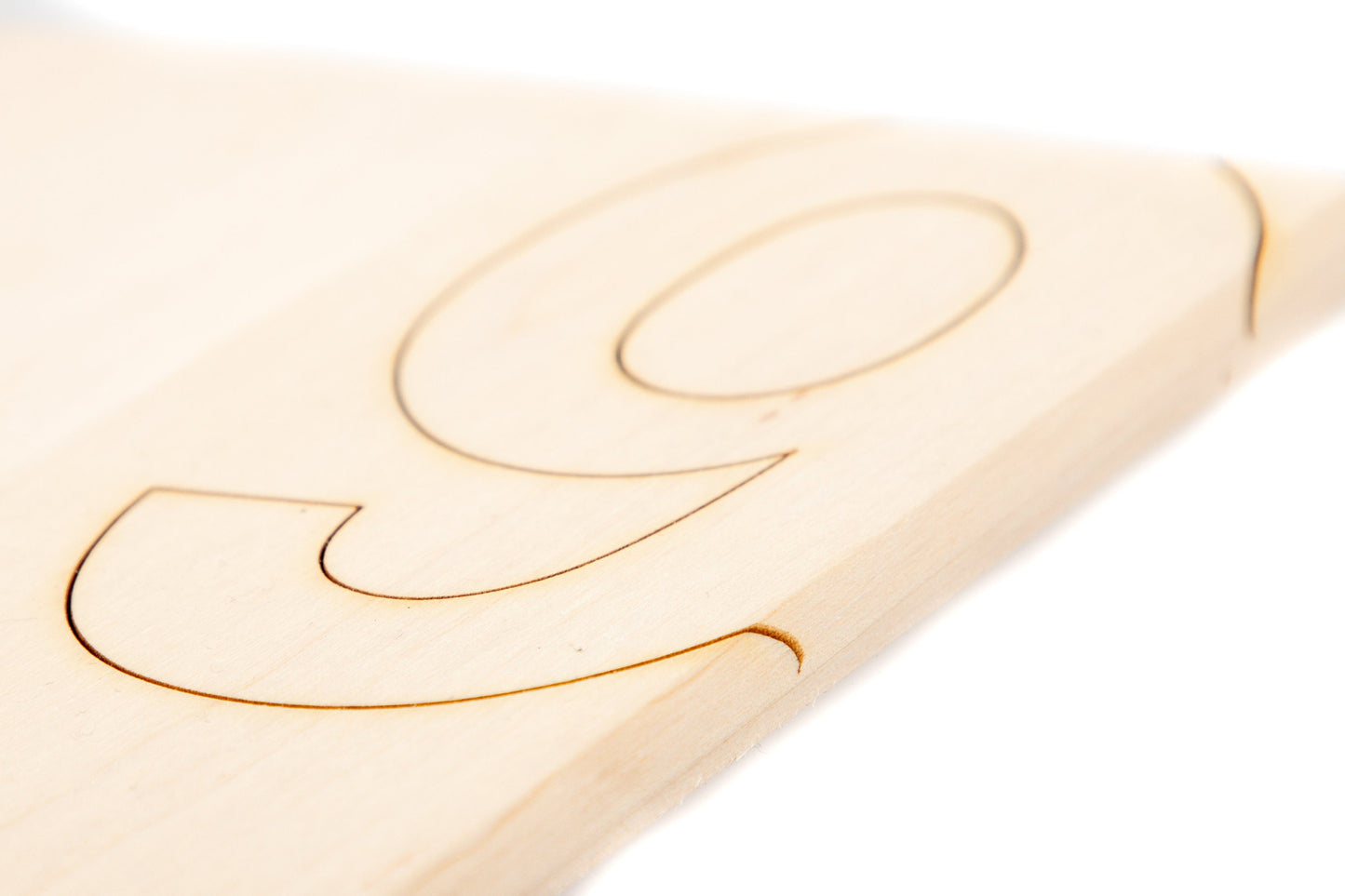 Türschild mit personalisierbarer Gravur - Holz - mit Hausnummer